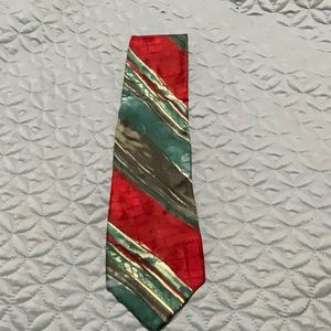 Bugatti vintage men’s tie. Maroon, dark green, gray. 4” at the base. 100% Silk